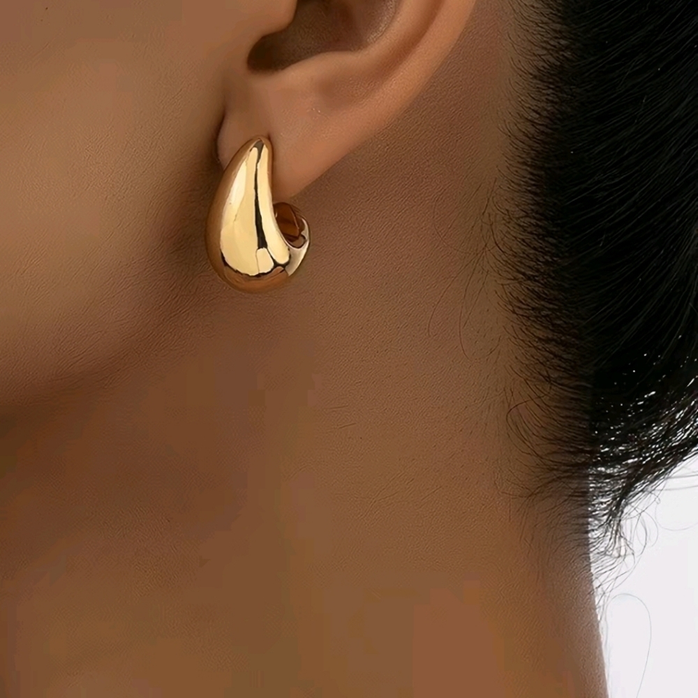 PrettyLittleThing Gold Teardrop Earrings